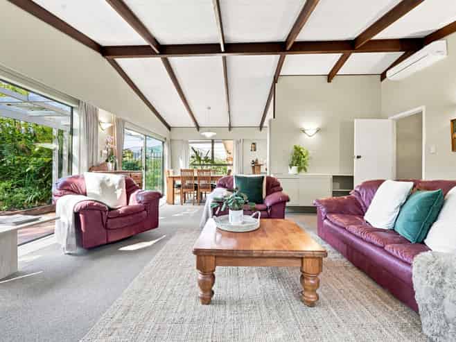 50 Marine Parade, Mellons Bay