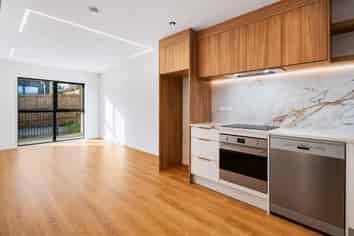 12F Hewlett Road, Massey