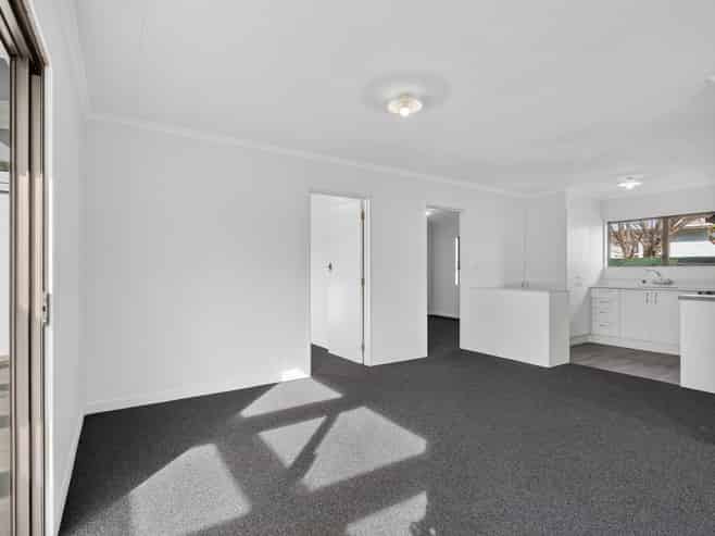 2/302A The Ridgeway, Stoke
