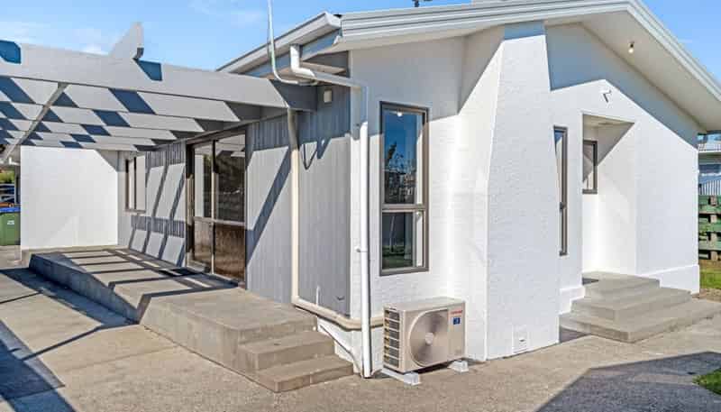 2/302A The Ridgeway, Stoke