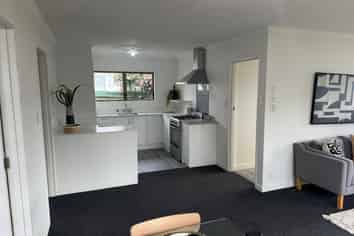 2/302A The Ridgeway, Stoke