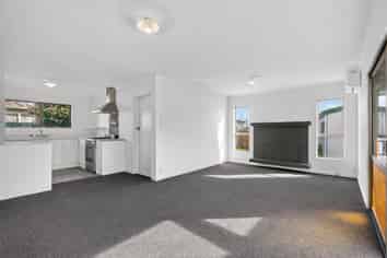 2/302A The Ridgeway, Stoke