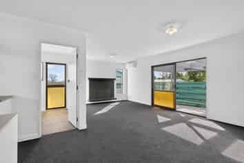 2/302A The Ridgeway, Stoke