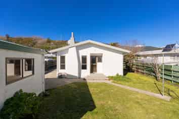 2/302A The Ridgeway, Stoke