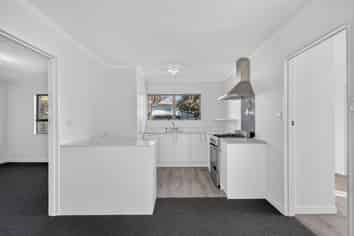 2/302A The Ridgeway, Stoke