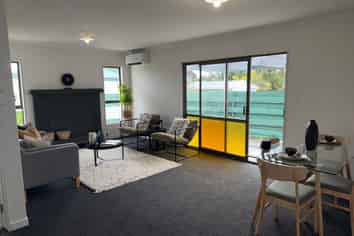 2/302A The Ridgeway, Stoke