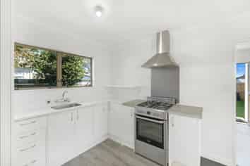 2/302A The Ridgeway, Stoke