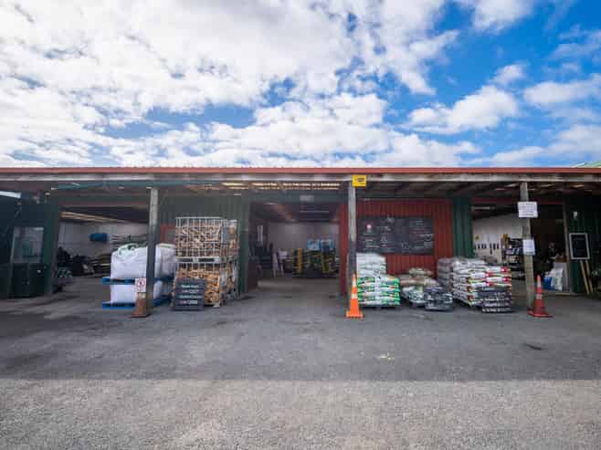 FARM & BUILDING SUPPLIES BUSINESS
