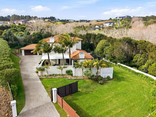 15B Regis Lane, Flat Bush