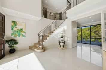 15B Regis Lane, Flat Bush
