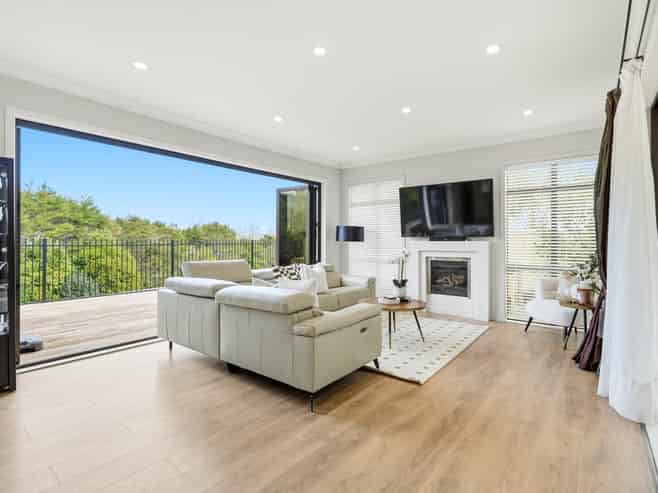 15B Regis Lane, Flat Bush