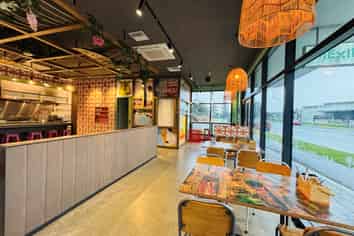 Lincoln Hospitality or Retail