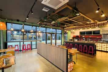Lincoln Hospitality or Retail