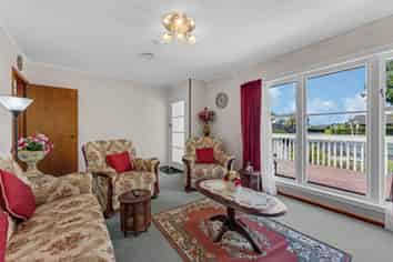 71 Beach Road, Te Atatu Peninsula