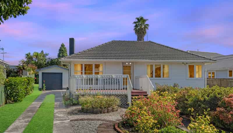 71 Beach Road, Te Atatu Peninsula
