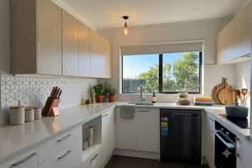 6B Quentin Avenue, Epsom