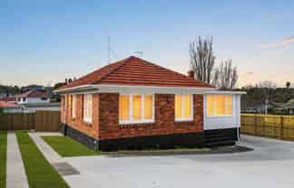 42 Coxhead Road, Manurewa