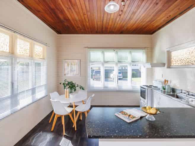 285 Fitzherbert Avenue, West End