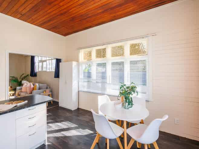 285 Fitzherbert Avenue, West End