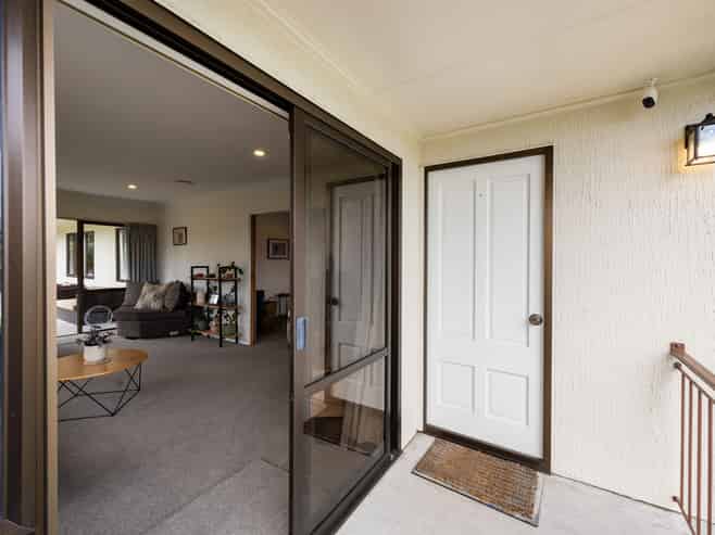 1034B River Road, Queenwood