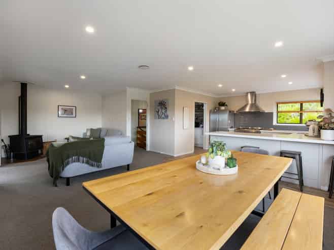 1034B River Road, Queenwood
