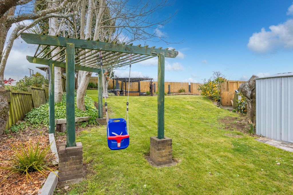Spacious split-level family living 2