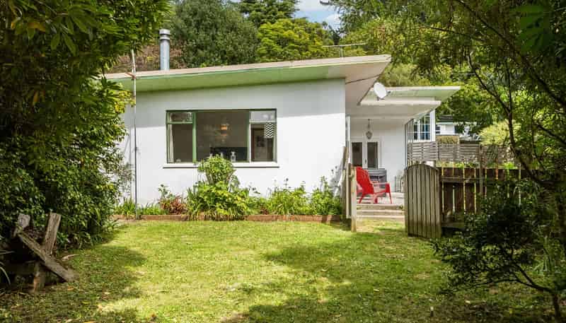 136 Hine Road, Wainuiomata