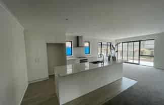 11 Yulia Road, Flat Bush