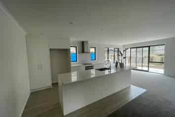11 Yulia Road, Flat Bush