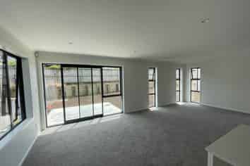 11 Yulia Road, Flat Bush