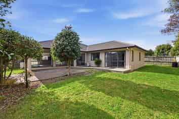 4 Owhatiura Drive, Lynmore