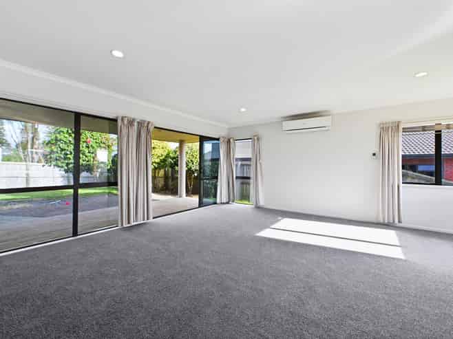 4 Owhatiura Drive, Lynmore