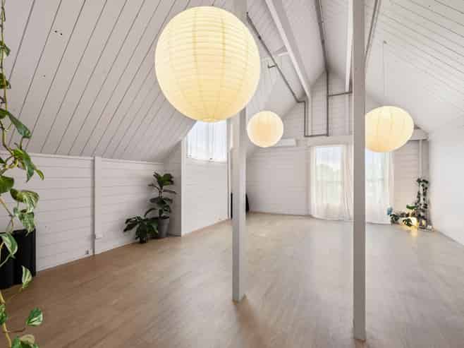 AFFORDABLE FIRST FLOOR OFFICE/STUDIO
