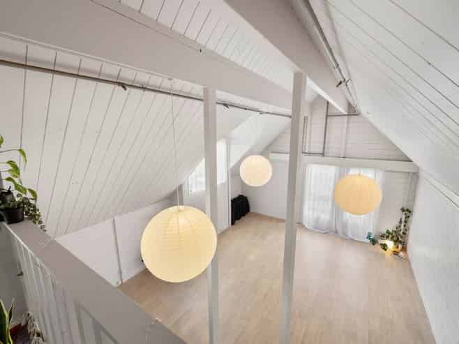 AFFORDABLE FIRST FLOOR OFFICE/STUDIO
