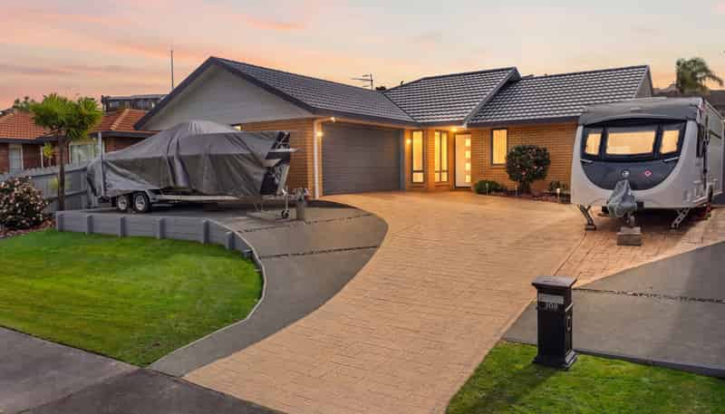 108 Lakeside Drive, Orewa