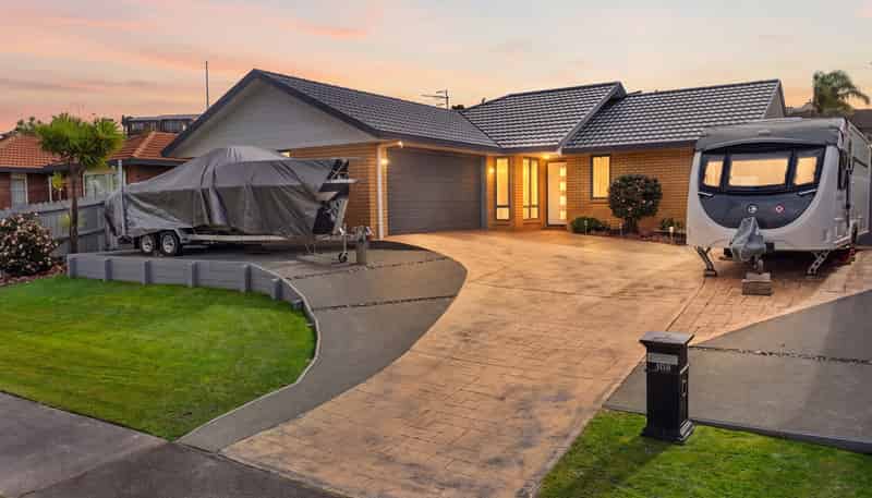 108 Lakeside Drive, Orewa
