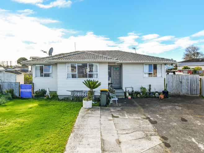 16 Serrano Place, Clover Park