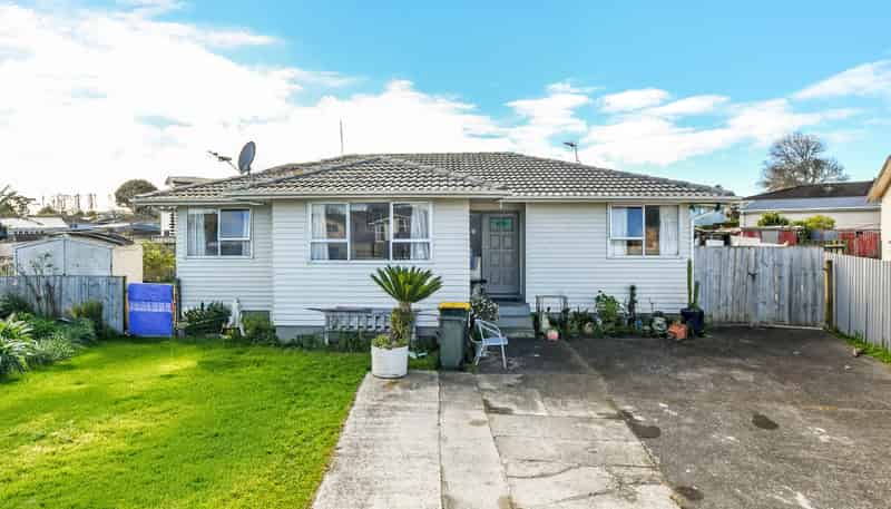16 Serrano Place, Clover Park