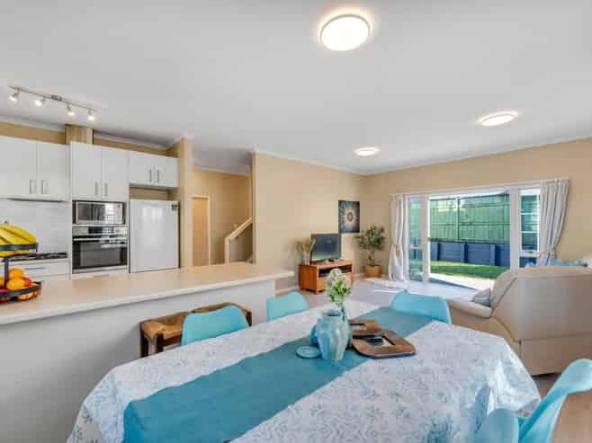 17 Albizia Avenue, Henderson
