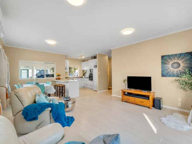 17 Albizia Avenue, Henderson