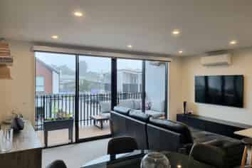 2/17 Paketai Lane, Beachlands