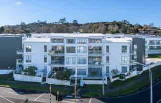 GJ/136 Stancombe Road, Flat Bush