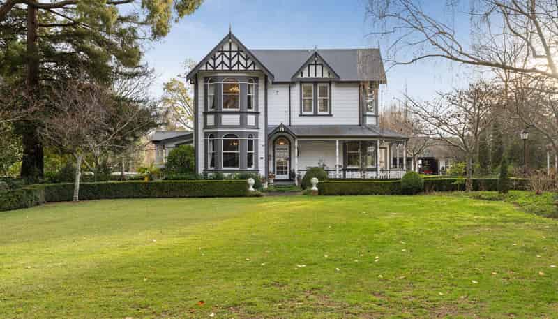 69 Pharazyn Street and 7B Sherwill Street East, FEILDING