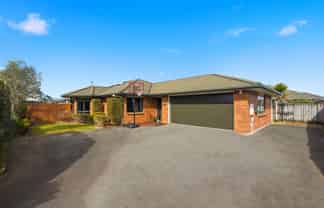 14 Lochay Place, Pyes Pa