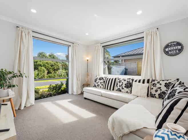 33 Ridgedale Road, Silverdale