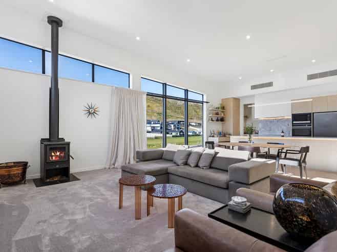 34 Emeline Chapman Drive, Cracroft