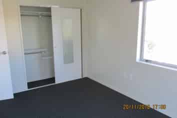 33A Bracken Road, Paparangi