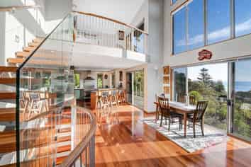 10 Waitea Road, Muriwai