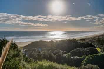 10 Waitea Road, Muriwai