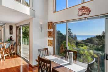 10 Waitea Road, Muriwai